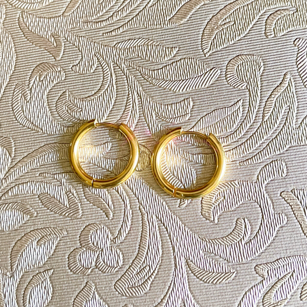 Basic Gold Hoops – queenspk